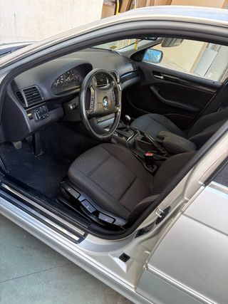 BMW e46  323i