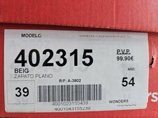 Manoletinas de piel beige Wonders