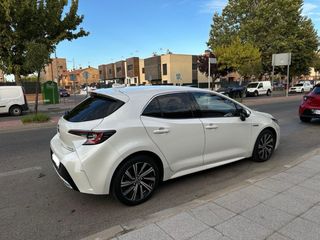 Toyota Corolla 2.0 Hybrid 180H 