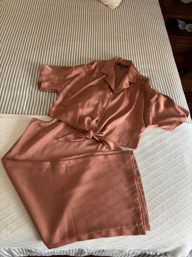 Conjunto satén elegante Primark