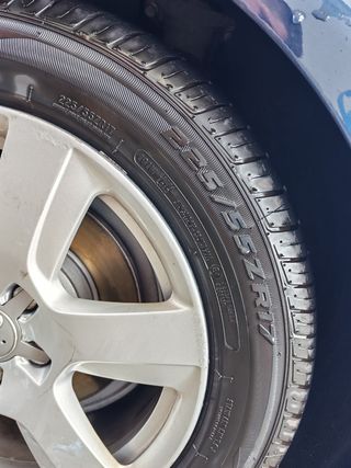 Llantas originales y gomas nuevas de Audi R17.