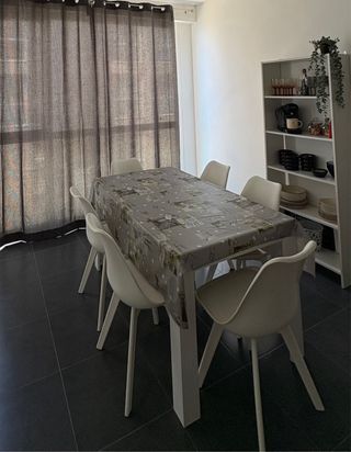 Mesa y 6 sillas comedor