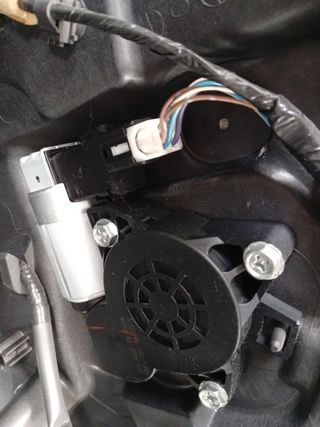 Motor elevalunas trasero izquierdo