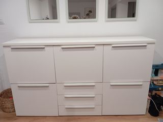 Aparador de salón blanco