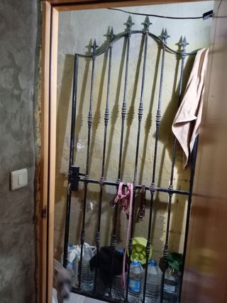 Puerta de reja de seguridad