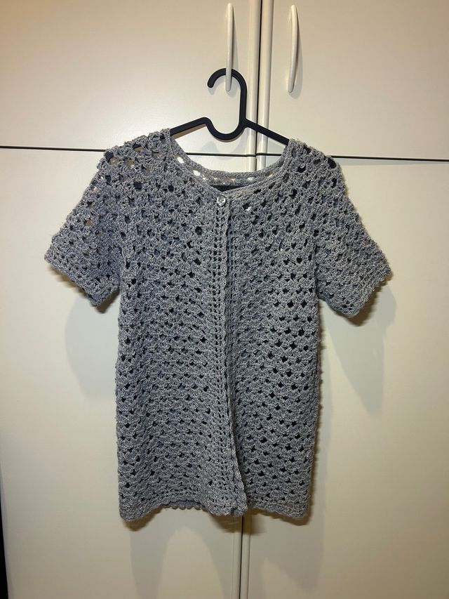 Giacca uncinetto manica corta grigia