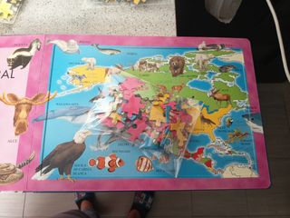 Libro puzzle Atlas de animales.