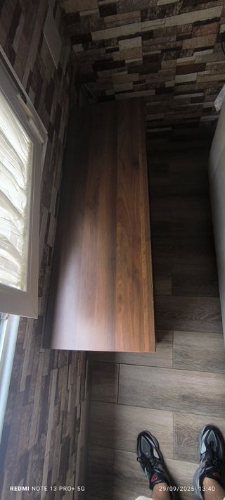 Mueble de salón madera oscura