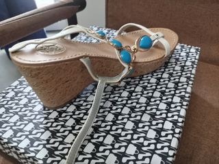 Sandali zeppa turchesi bianchi