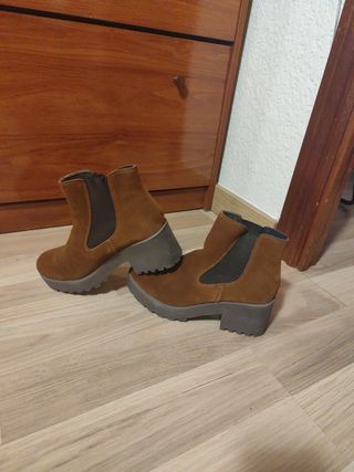 Botines de ante marrones