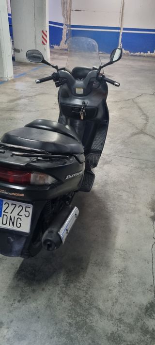 Suzuki Burgman 125 Negra