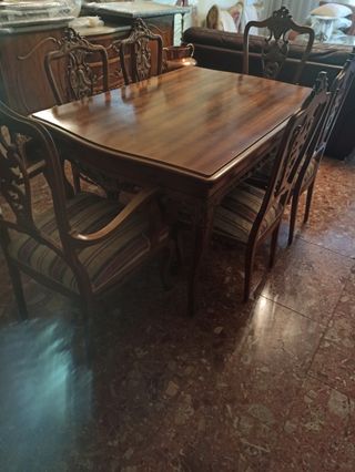 Mesa extensible comedor clásica de madera