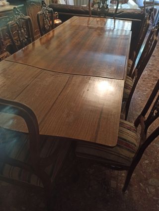 Mesa extensible comedor clásica de madera