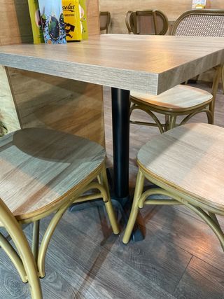 Mesas de cafetería estilo bistró