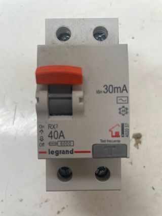 Diferencial bipolar
40A y 30mA