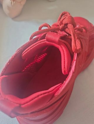 Reebok x Cardi B Club C V2 Rojas