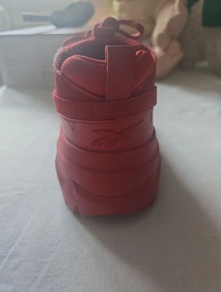 Reebok x Cardi B Club C V2 Rojas