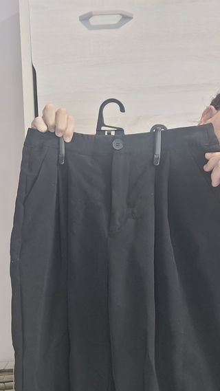 Pantalón de pinzas negro