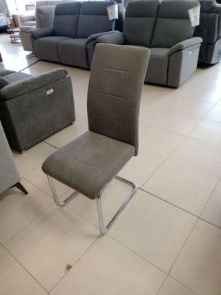 Silla de comedor gris y beis