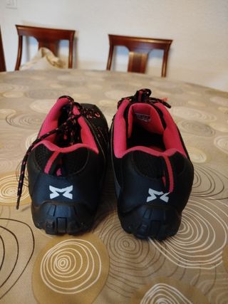 Zapatillas de ciclismo negras y rosas Talla 41