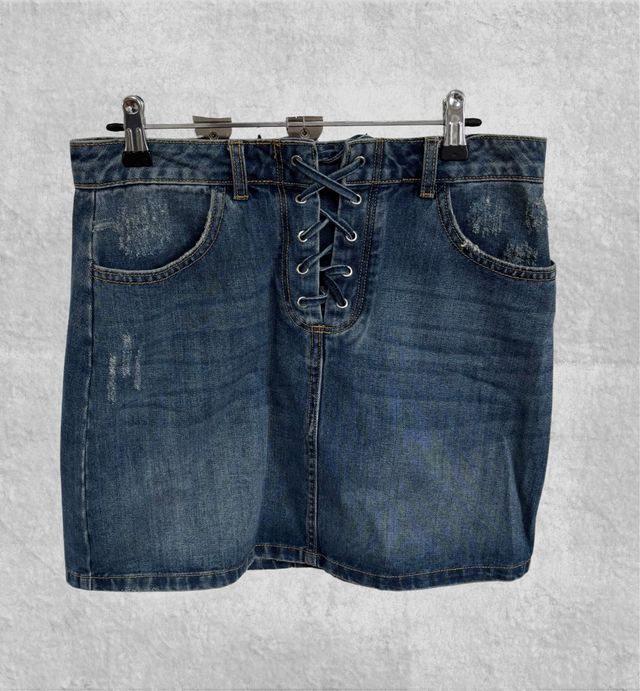 Falda vaquera Stradivarius con cordones