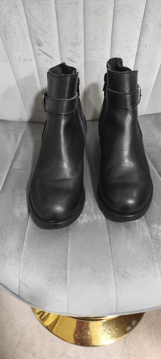 Botas de mujer negras con hebilla