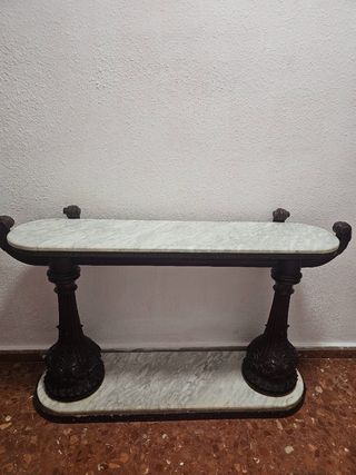 Mueble de entrada de mármol y madera