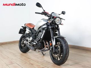 YAMAHA XSR 900 