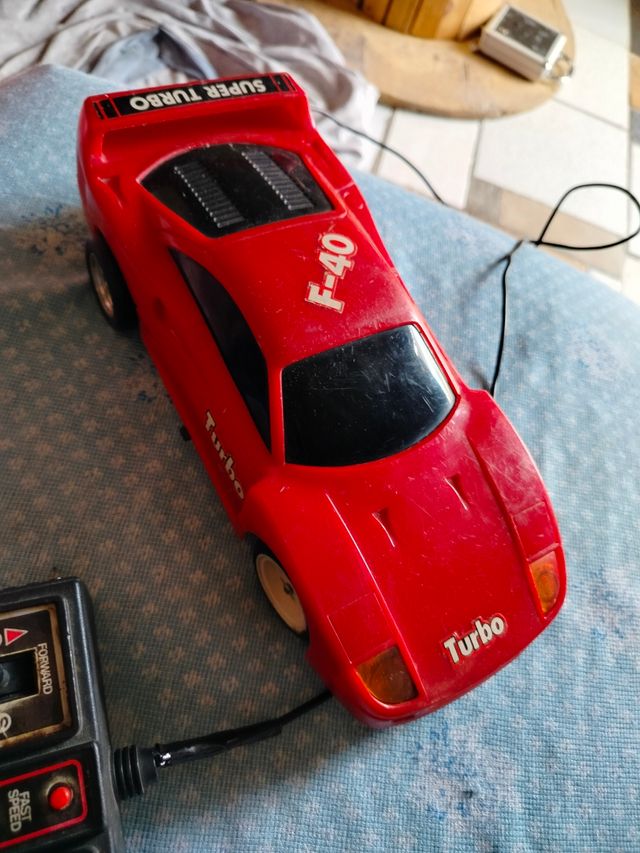 Auto radiocomandata F-40 Turbo RC