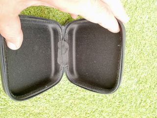 Estuche para reloj Hamilton negro y dorado