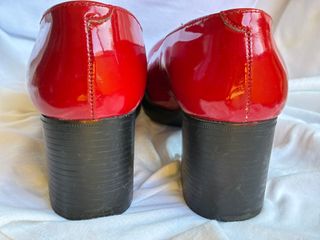 REBAJADOS. Zapatos Traker's Rojos