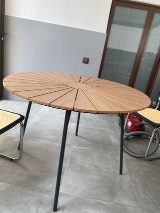 Mesa de terraza redonda pvc  y metal