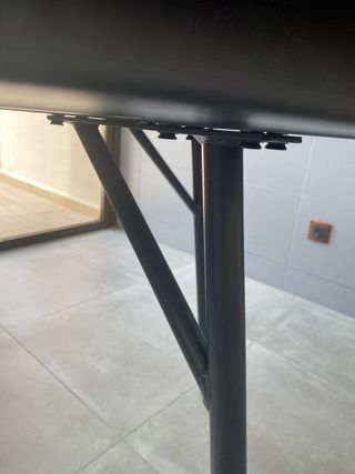 Mesa de terraza redonda pvc  y metal