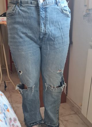 Pantalones campana vaqueros rotos