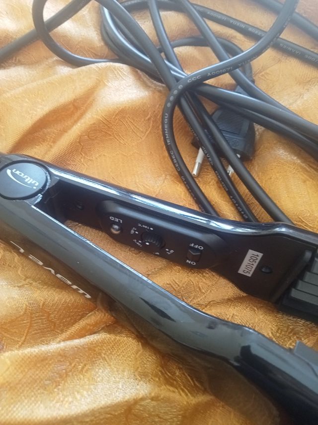 Plancha de pelo Ultron Wave L