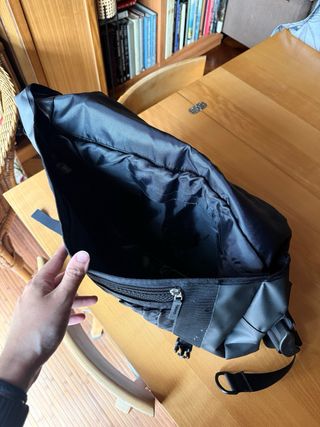 Bolsa mensajero The North Face negra