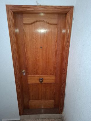 Puerta blindada madera