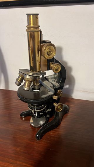 Microscopio antiguo Leitz