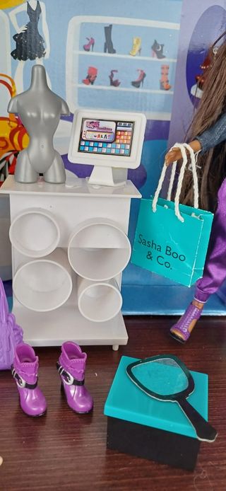 Tienda de Juguete Sasha Boo & Co. con Muñeca