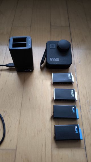 Cámara GoPro MAX + Cargador + 4 Baterías