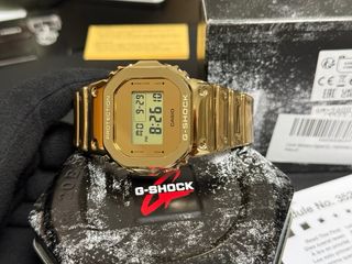 Casio G-Shock GM-5600YMG-9ER Dorado