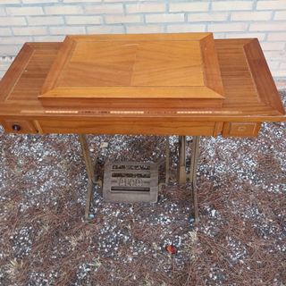 Máquina de coser Singer antigua