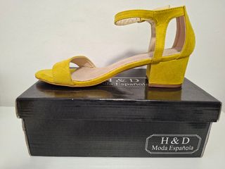 Sandalias tacón de princesa color amarillo limón