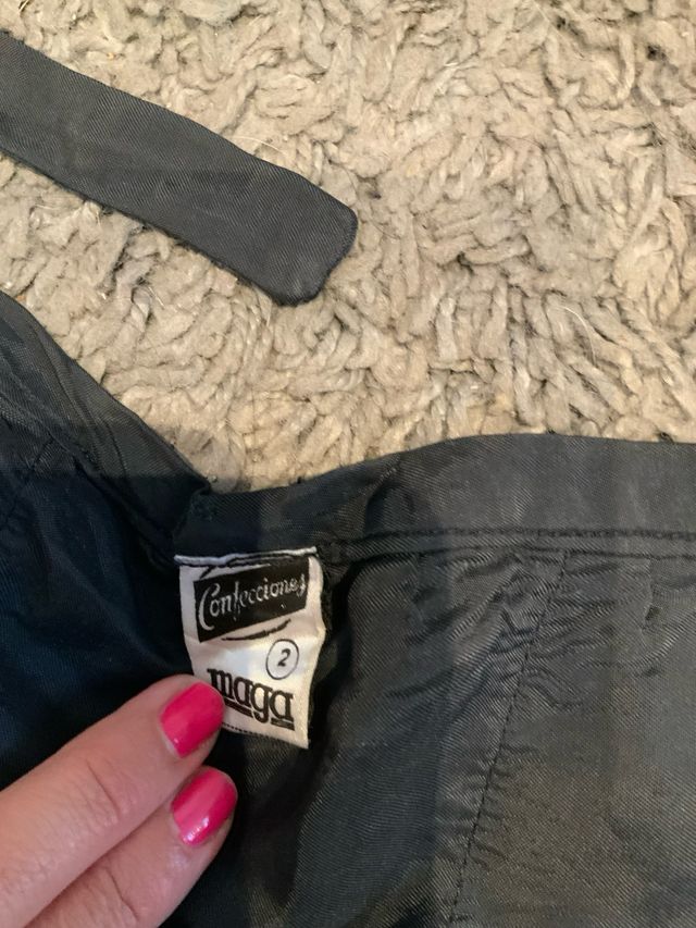 Delantal negro con bolsillos talla 2