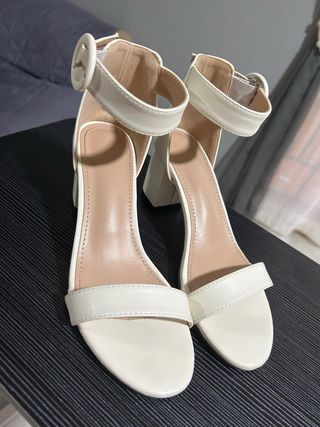 Sandalias de tacón Shein blancas