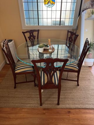 Mesa Comedor Cristal, Pie Bronce/Mármol y sillas