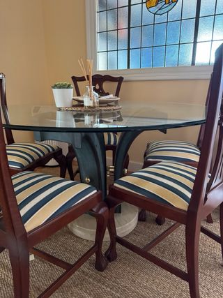 Mesa Comedor Cristal, Pie Bronce/Mármol y sillas