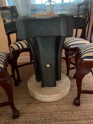 Mesa Comedor Cristal, Pie Bronce/Mármol y sillas