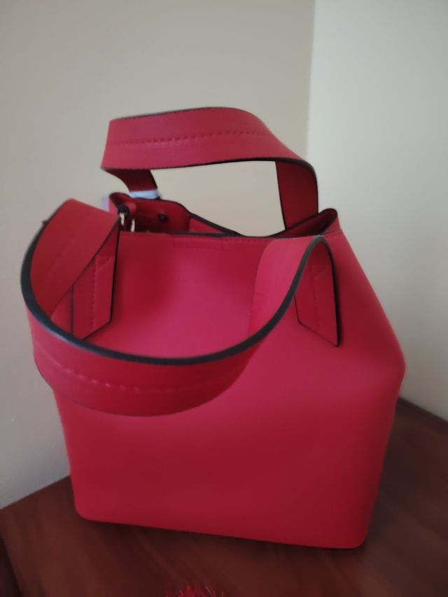 Bolso Avon Rojo