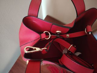 Bolso Avon Rojo